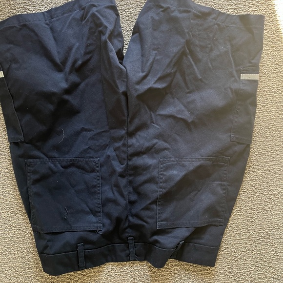 FedEx Courier Shorts - Picture 5 of 5